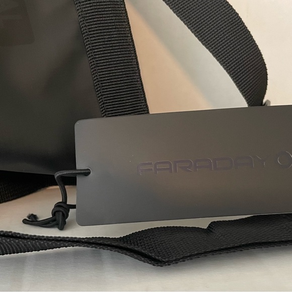Faraday O Dry 5L Bag Sling Pack – Stealth Black - Picture 5 of 7